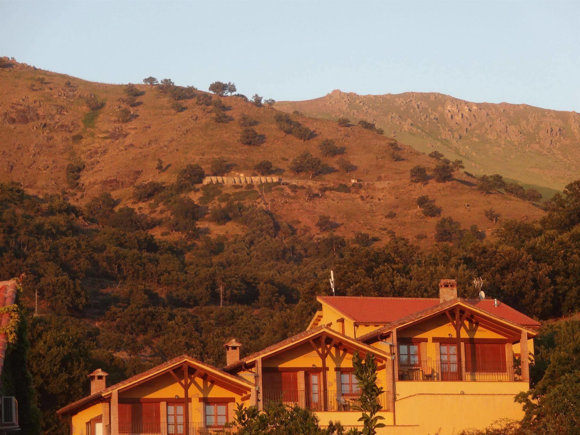 Aroma De Primavera En Casas Rurales Acebuche Casas del Monte Eksteriør bilde